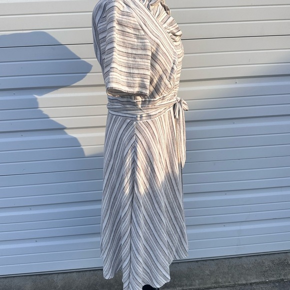 White and Tan Wrap Midi Dress with Cowl Neck and Flutter Sleeves size 10 - Picture 6 of 13